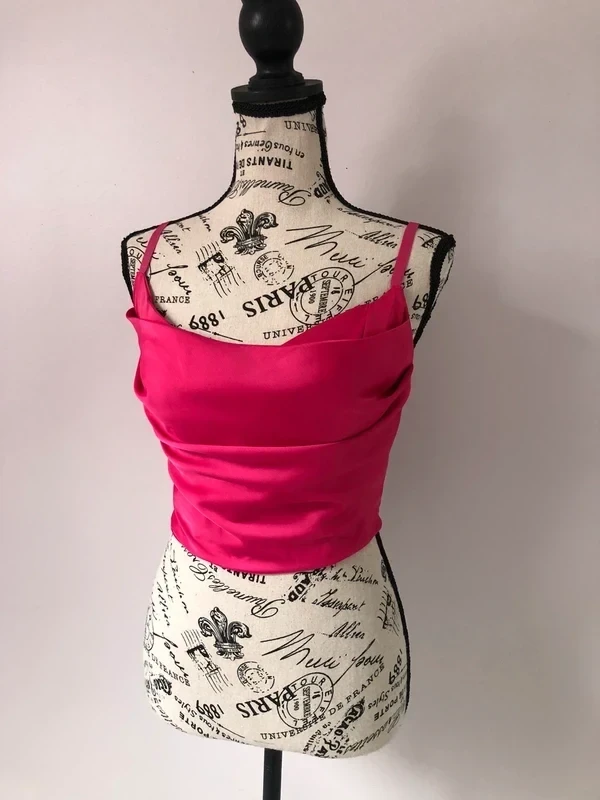🌸 Satin Fuchsia Strappy Top - Estimated Size S/M - Very Good Condition – photo 9